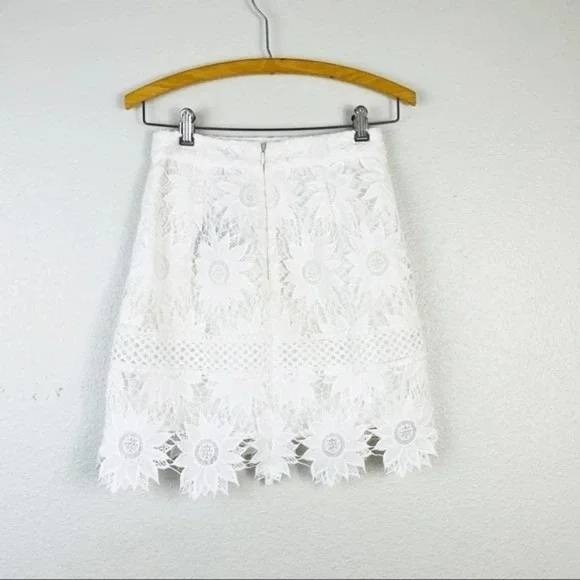 TOPSHOP Cutwork Flower Lace A-Line Skirt 2‎ - Picture 3 of 4